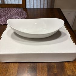 Over and Back Sides Oval Large Serving Bowl