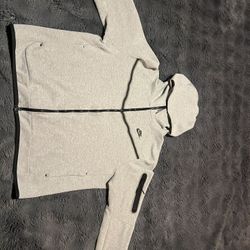 Grey Nike Hoodie (LIKE NEW) 