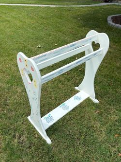 Vintage Wooden Quilt / Blanket Rack Heart Cutouts Hand Painted Floral Motif   30” wide x 15” deep x 32” high