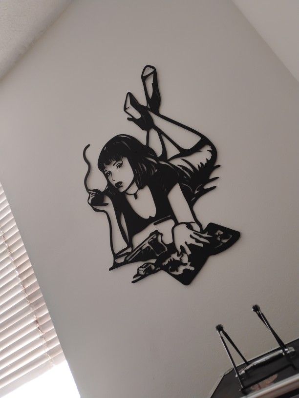 Uma Thurman Cut Out Metal