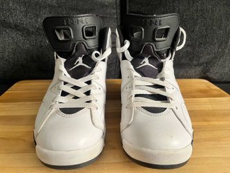 Air Jordan 6 Retro Reverse Oreo size 8 ( gently used ) No Box.