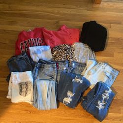 A Bunch Of Kids/teens Clothing 