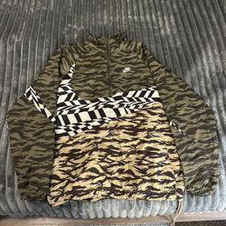 Nike Camo Windbreaker Sz M