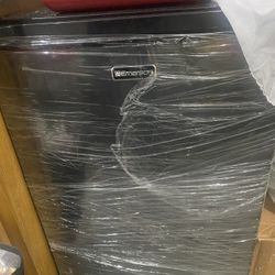 Mini Fridge 