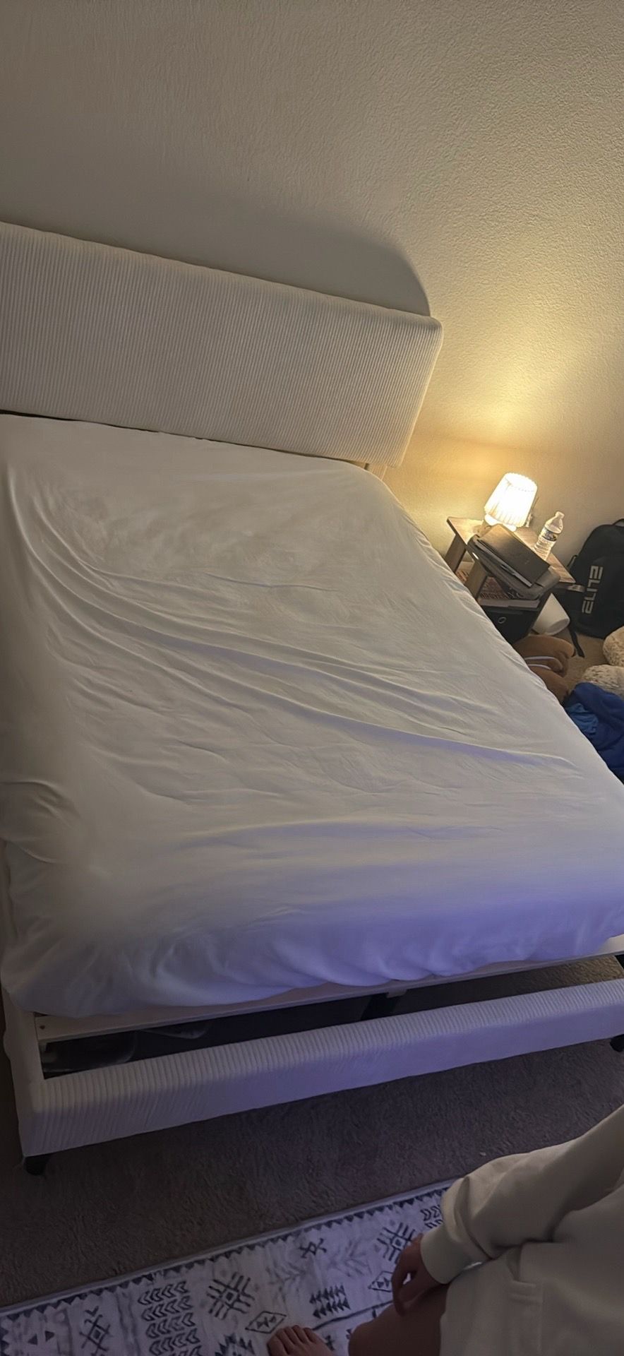 Full size mattress