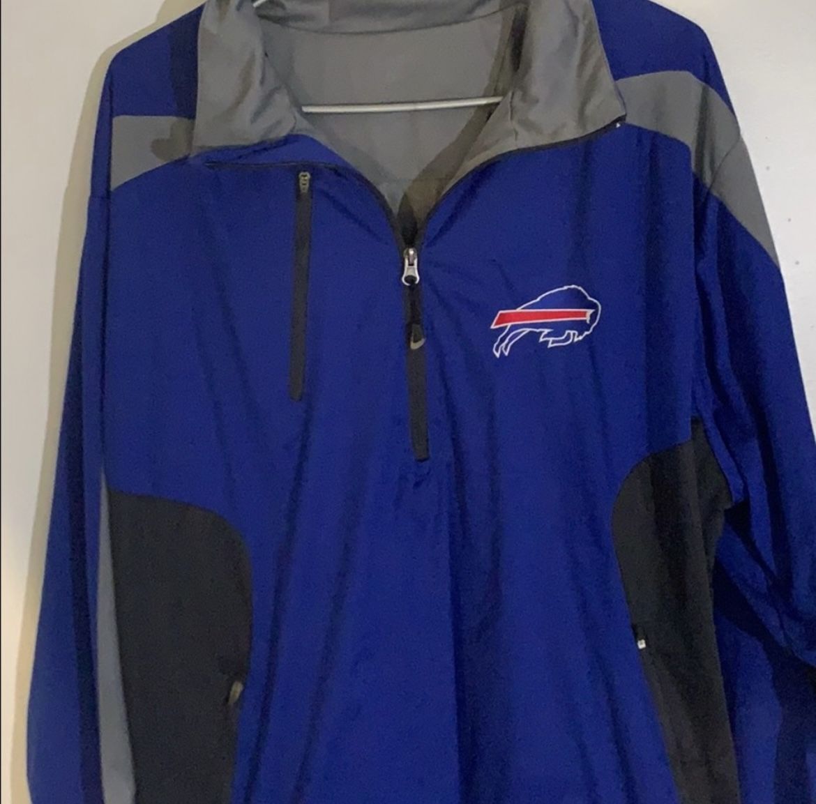 Buffalo Bills NFL Men’s Antigua Full Zip 100% Polyester Light Jacket! High End Apparel! MSRP: $99