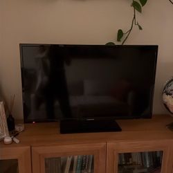 Element 40” Flat Screen TV (must pick up)
