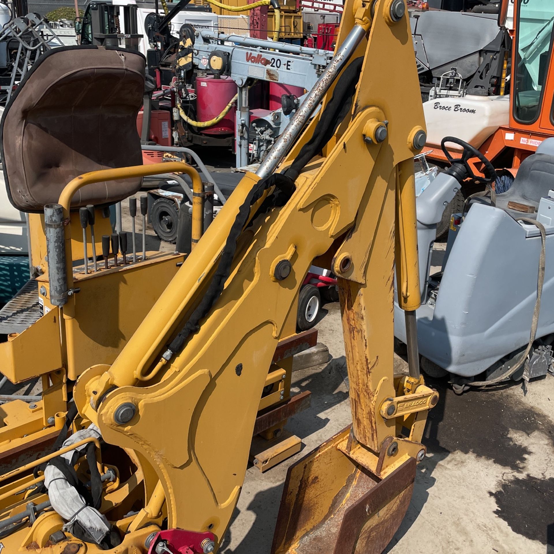 Bradco backhoe attachment with gp bucket for Sale in Fontana, CA OfferUp
