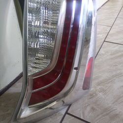 2010 ,2011,2012,2013,2014,2015 Toyota Prius. Tail Light