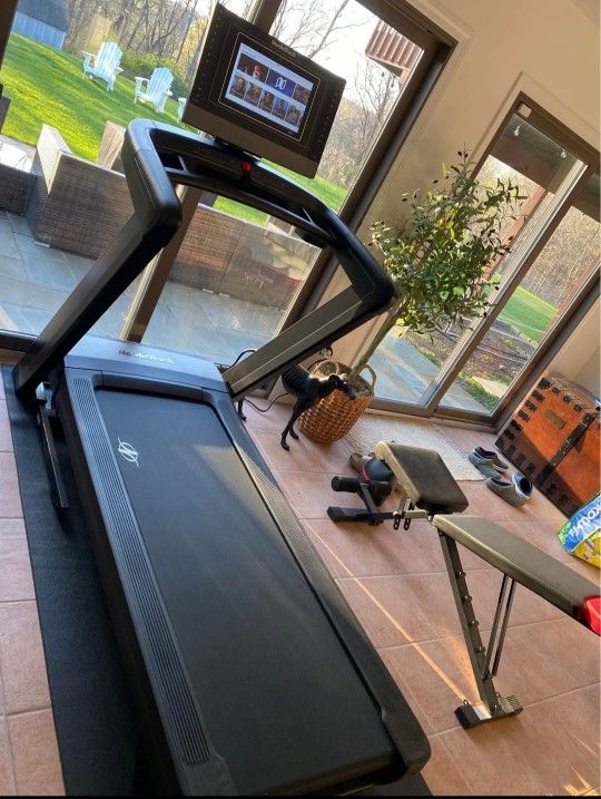 ~Nordictrack 1750 Treadmill~