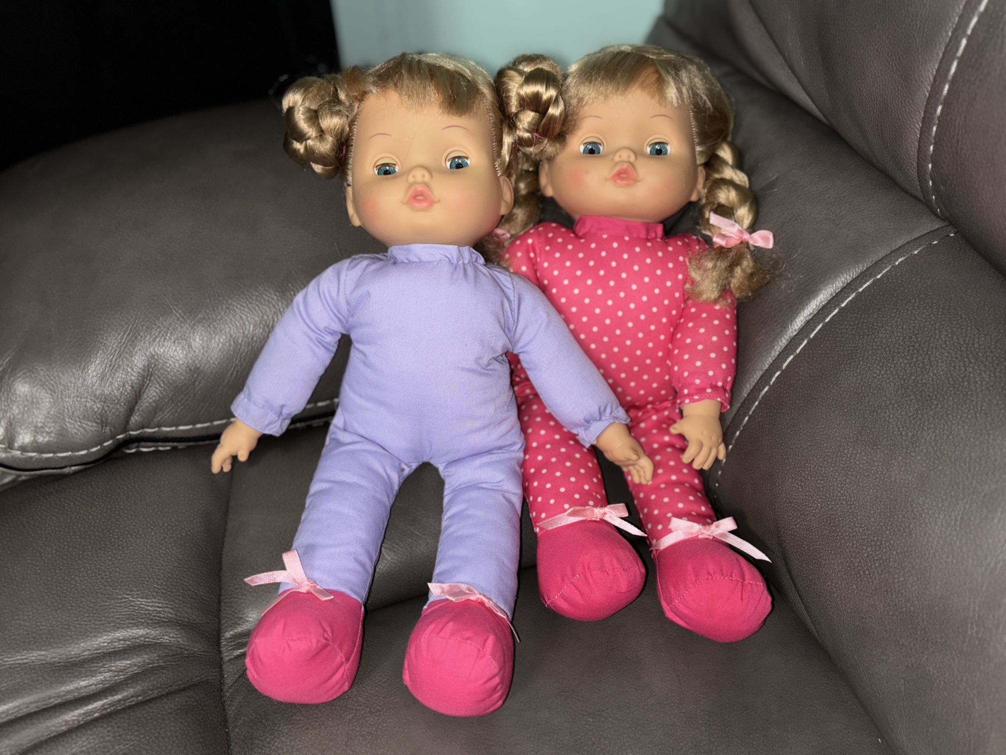2 Cute Dolls