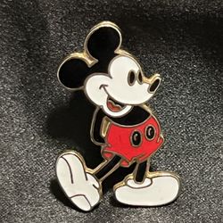 Mickey  Mouse Pin With Bale Back Vintage