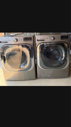 LG MEGA WASHER AND DRYER