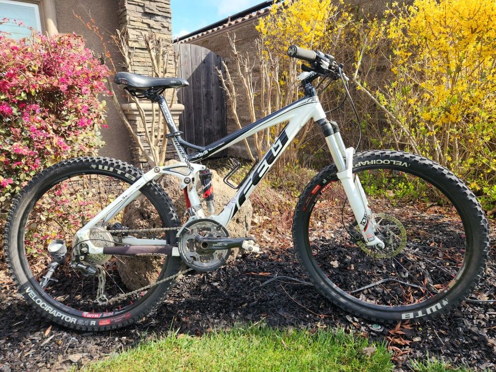 Felt Virtue 3 Full Suspension Mountain Bike Small Frame