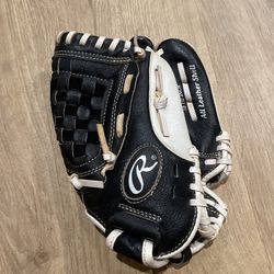 Black Rawlings - Kids 8U Left Hand Glove