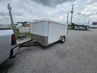 Trailer 6x10 "2012" obviously used and needs some cosmetic work, but pulls great no leaks 5"4 hight interior clean documentation in hand ✋️ READ DESCR