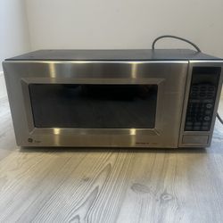 Spacemaker II Microwave Oven 