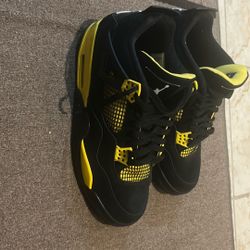 Jordan 4s Thunders