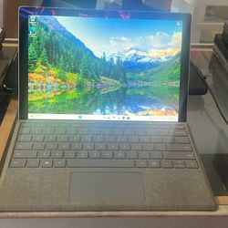 Microsoft 8GB Ram 256GB SSD Core i5 Windows 11 Pro 