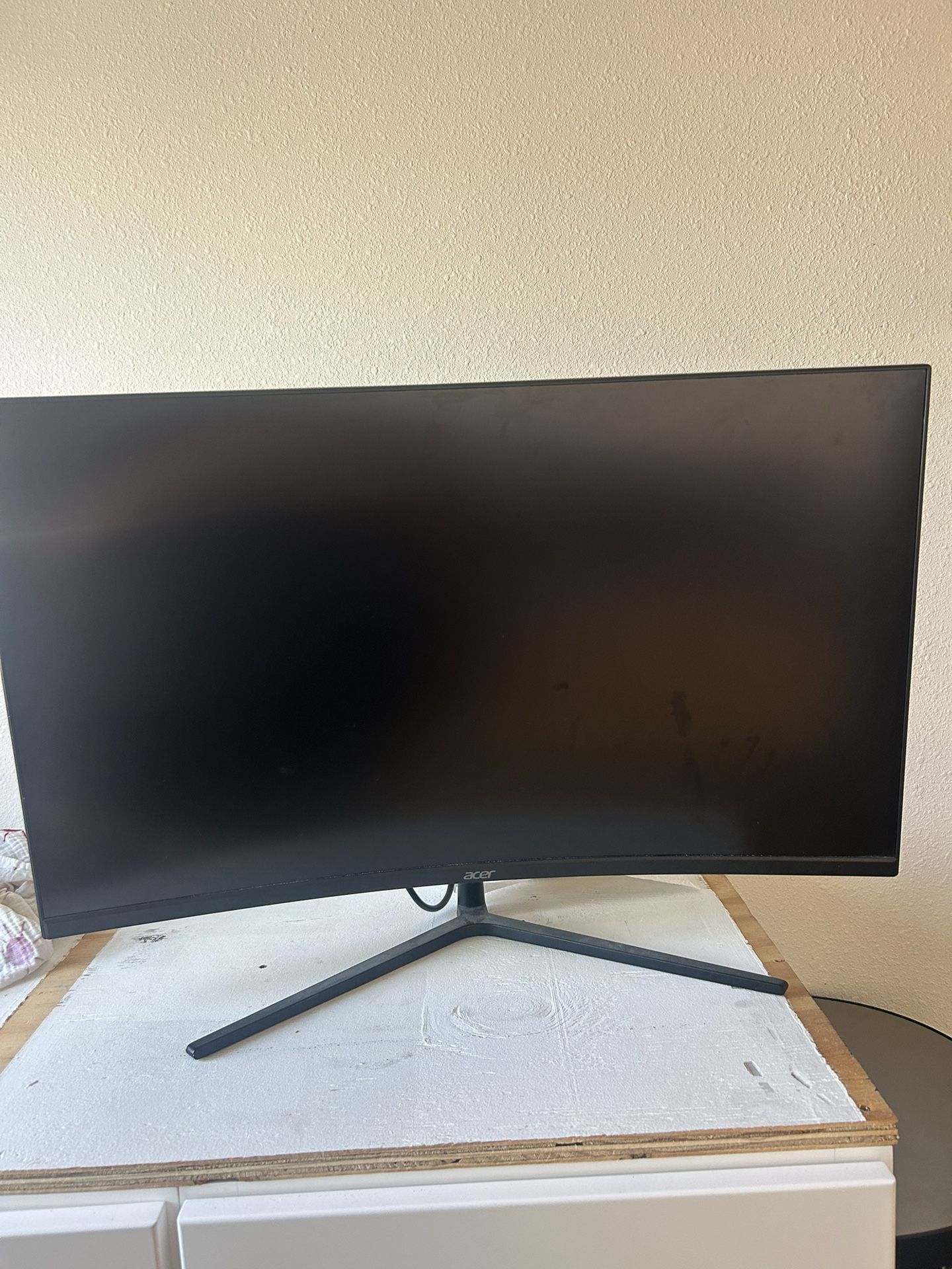 Acer Curved Monitor 31.5”