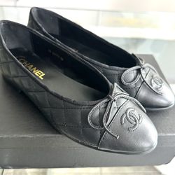 Black Leather Flat Shoes 