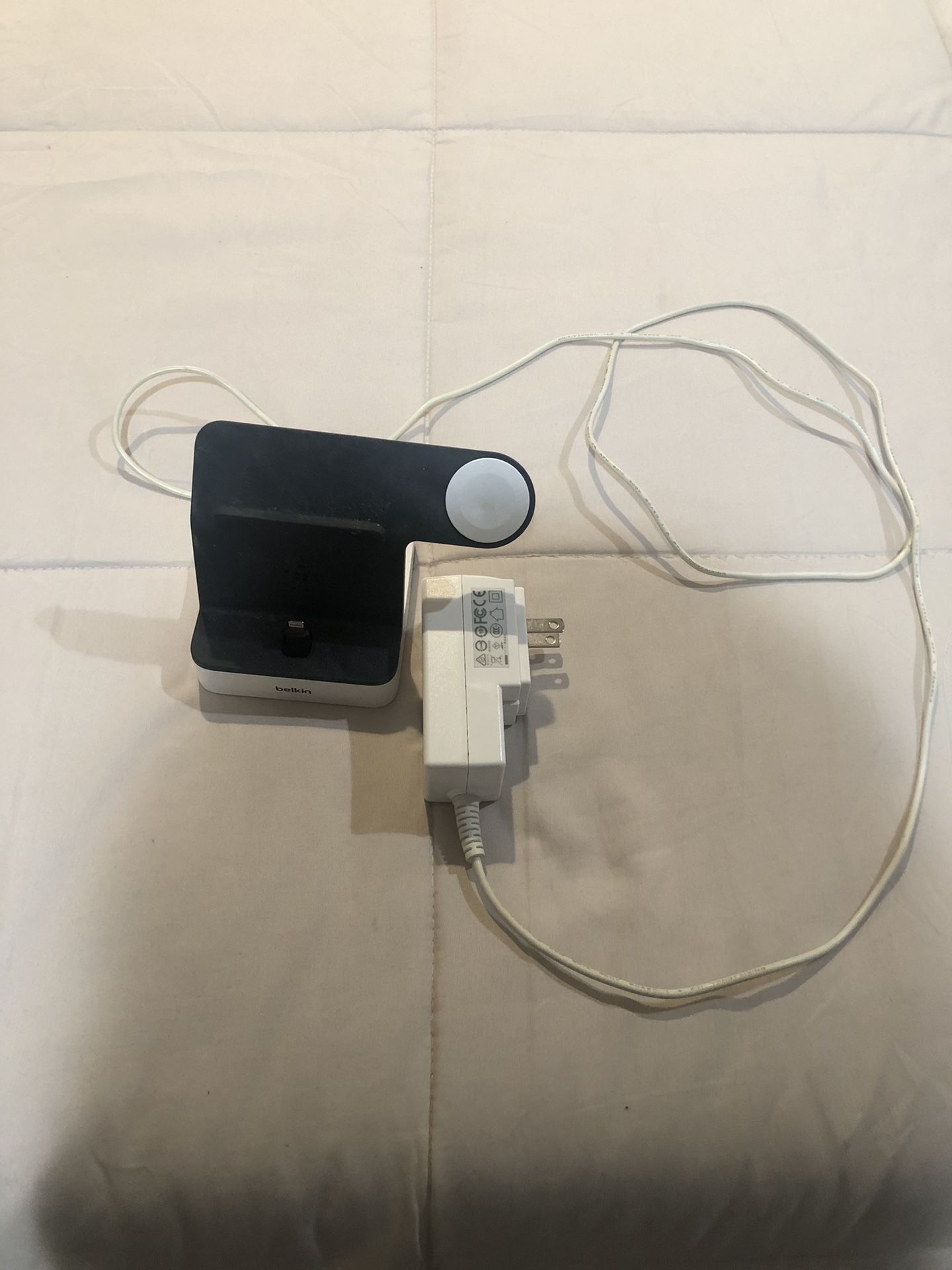 Belkin 2 In 1 iPhone And Apple Watch Charging Dock