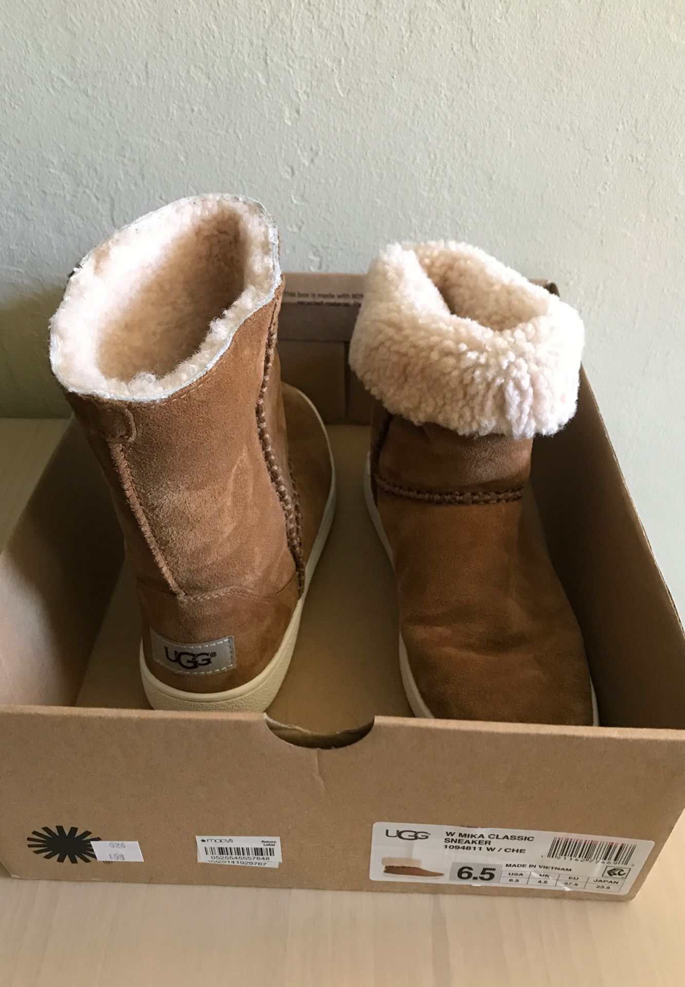 Ugg boots 6.5 new