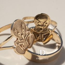 custom gold ring