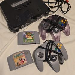 N64, 2 Controllers, 2 Games