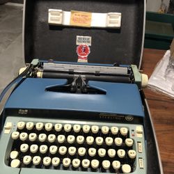 Typewriter 