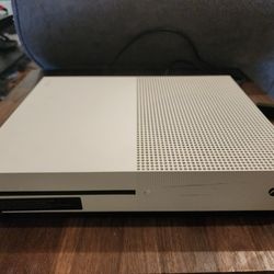 Xbox One S