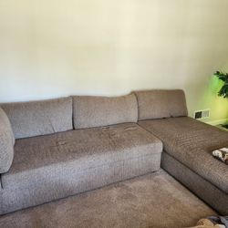 Sofa W/ Chase