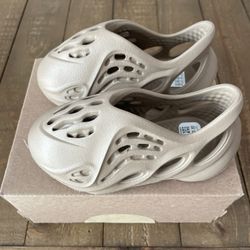 Adidas Yeezy Foam RNNR Mist Infants 6K