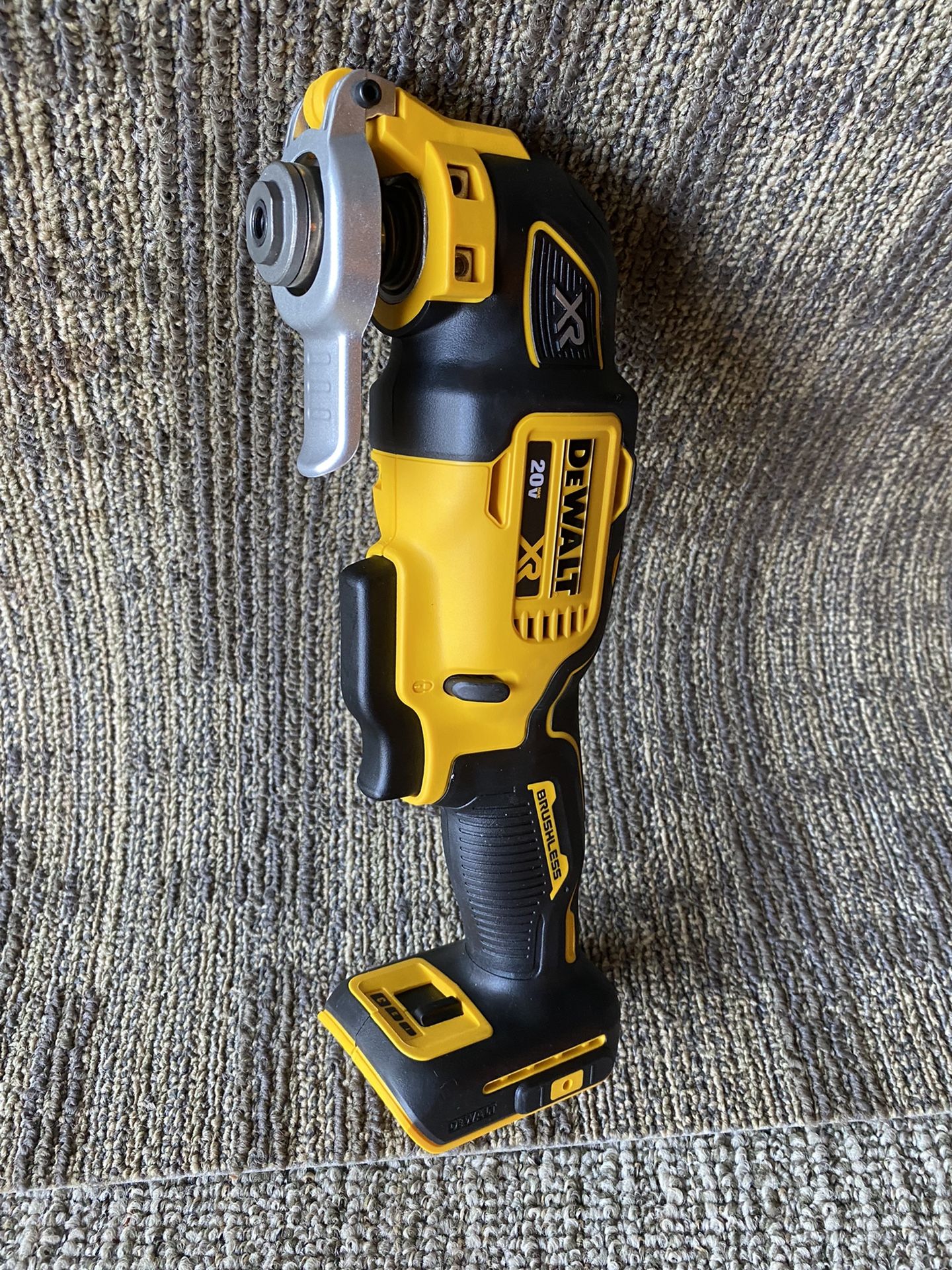 Dewalt 20 V three speed multi tool