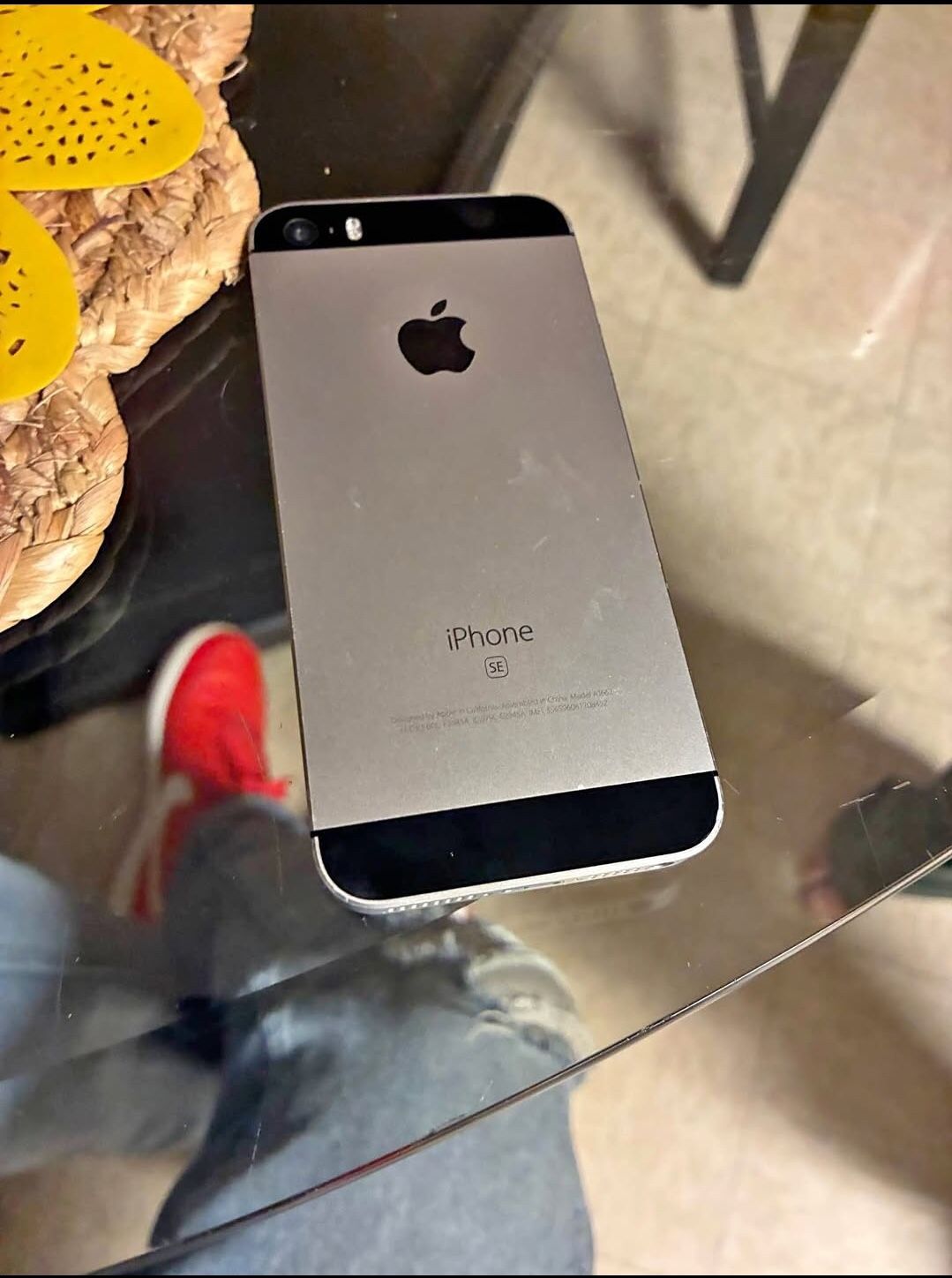 iPhone Se Unlocked With Warranty ☺️