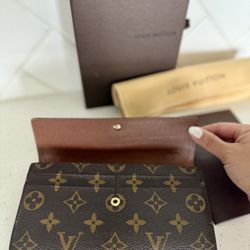 Authentic Louis Vuitton Sarah Wallet