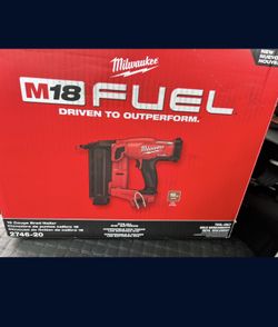 Milwaukee FUEL 18-Volt Lithium-Ion Brushless Cordless Gen II 18-Gauge Brad Nailer (Tool-Only) (New! Open-Box item)