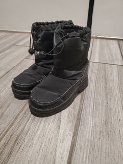 Kids snow boots size 1