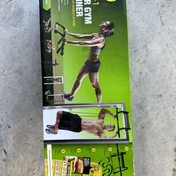 Gold's Gym 5-in-1 Door Gym Trainer with Pull-Up Assist Band