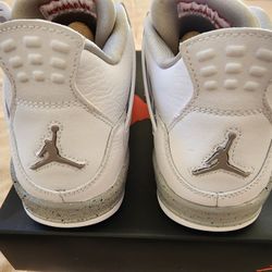 Jordan 4 White Oreo. Size 7y Big Kids. Ds!