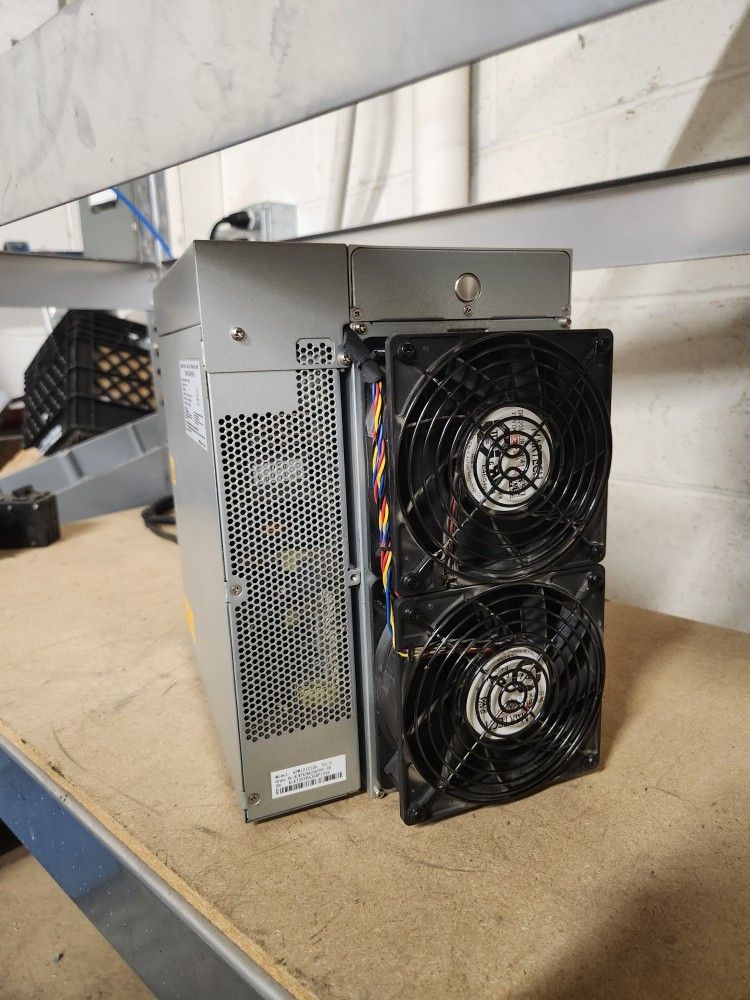 Bitcoin Miner - Bitmain S19 JPro 104T