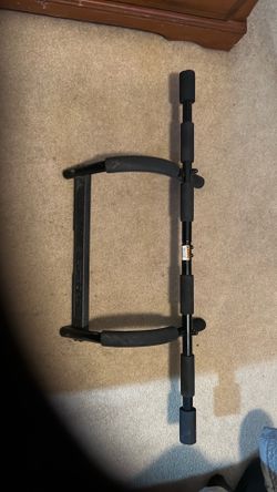 Gold’s Gym pull up bar
