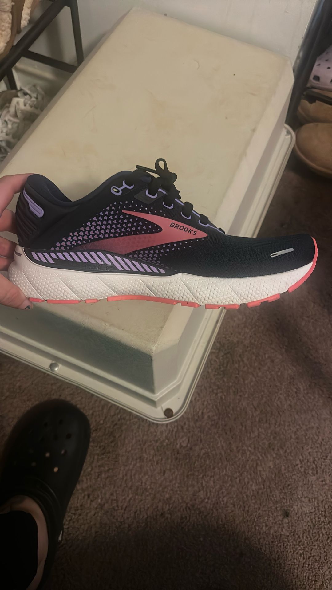 Womens Brooks Sneakers 