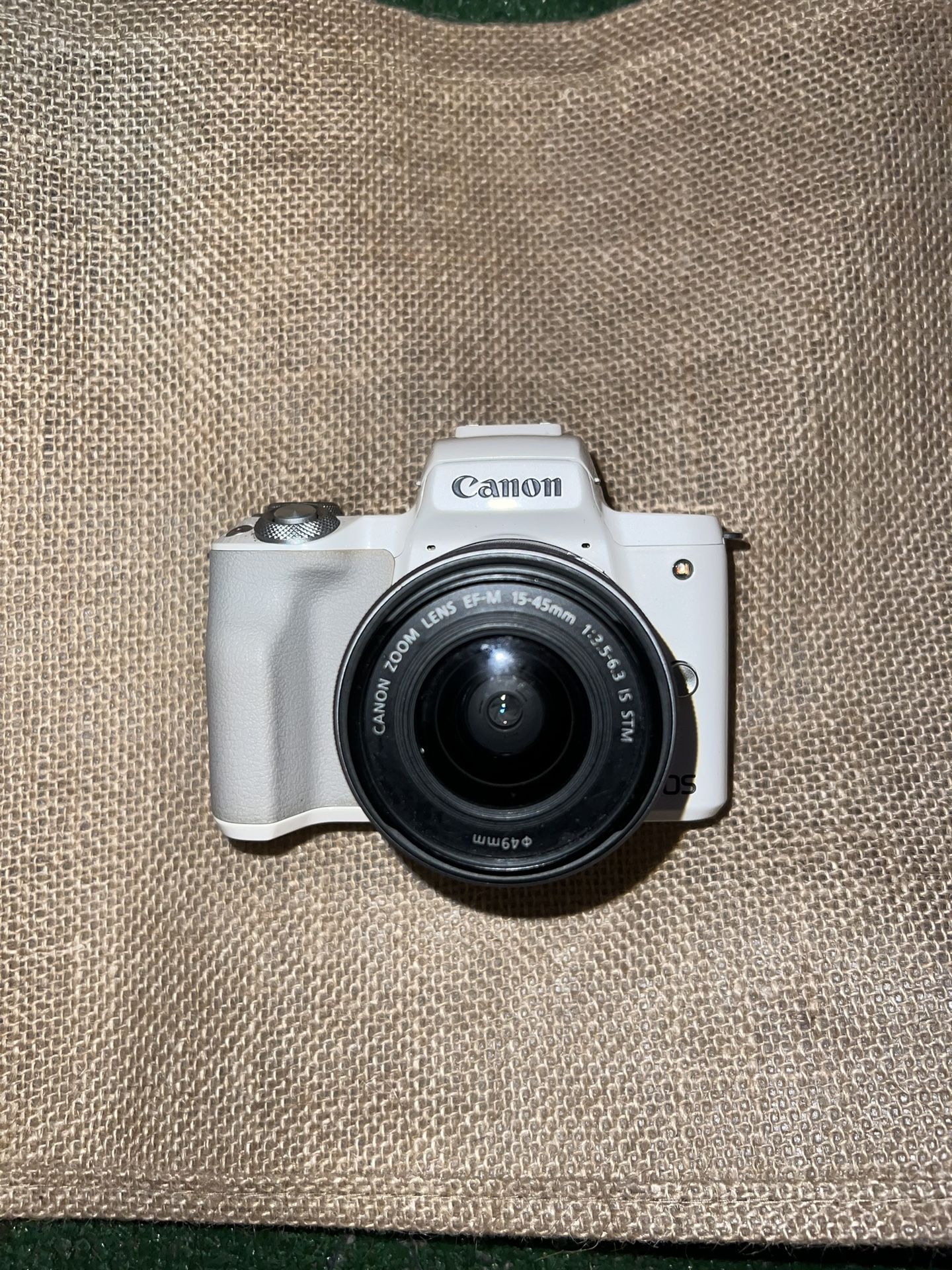 Canon M50