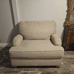 Oversized Chair 