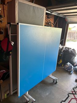 Ping-pong table