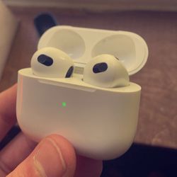 air pods 3rd generation (with case)