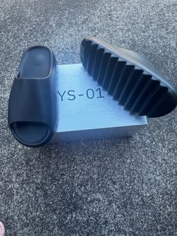 Yeezy YS-01 Black Slides