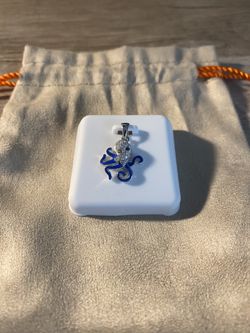 Moissanite Octopus Pendant – Diamond Tested (Silver Tone)
