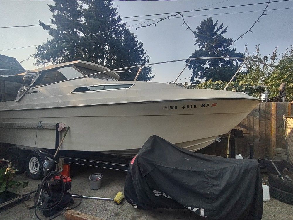 32 Ft Bayliner With Cabin